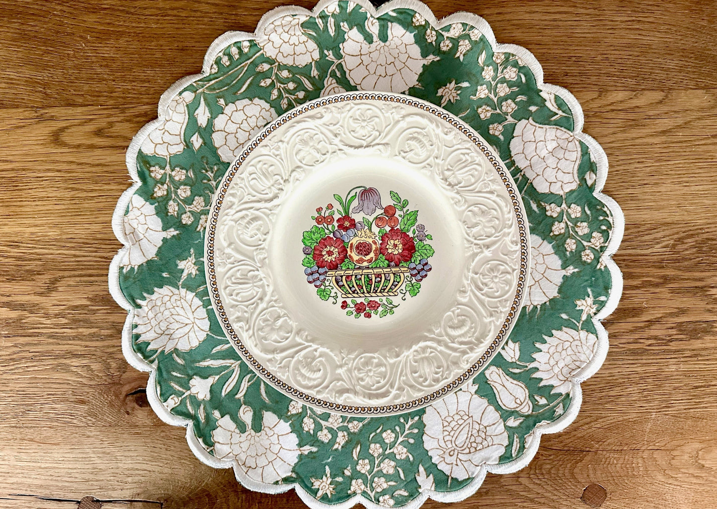 Green & White Round Scalloped Edge Embroidered Placemat I Table Mats I Cotton Placemat I Table Linen I Tablecloth - DharBazaar